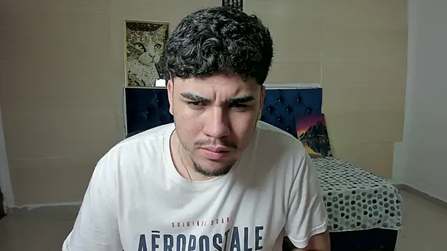 Snapshot of master_dante_1 chatting on 10/31/25, 04:24 master dante 1 online show from 10/31/25, 04:24