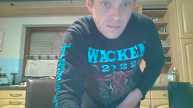 tommy3300 online show from 12/22/25, 06:21