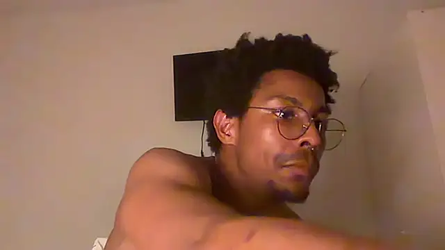 Snapshot of Albert_Madrid chatting on 06/24/26, 05:12 Albert Madrid online show from 06/24/26, 05:12