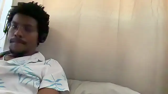 Snapshot of Albert_Madrid chatting on 06/27/26, 12:22 Albert Madrid online show from 06/27/26, 12:22