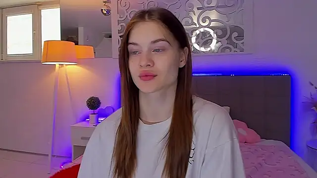 LuisaClover online show from 04/21/26, 12:22