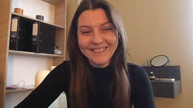 DollyRoma online show from 10/22/25, 01:00