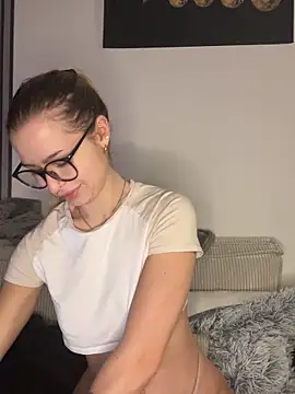 AlyssaSchwarz online show from 12/01/25, 05:51