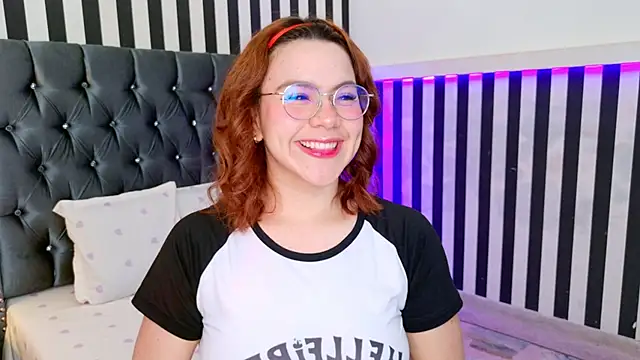 sussiestrawberry online show from 10/29/25, 10:06