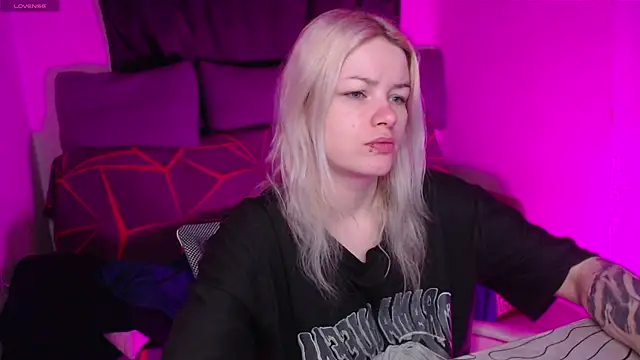 CherryNight6 online show from 04/24/26, 10:01