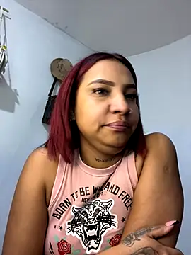 Snapshot of Brunette_Messy_Dirty chatting on 10/24/25, 03:58 Brunette Messy Dirty online show from 10/24/25, 03:58