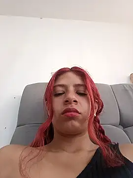 Snapshot of Lunatemptress4 chatting on 12/19/25, 12:34 Lunatemptress4 online show from 12/19/25, 12:34