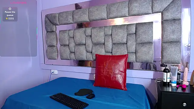 Snapshot of Gigi_Scott_ chatting on 10/25/25, 03:14 Gigi Scott online show from 10/25/25, 03:14