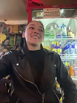 Lia  white online show from 11/14/25, 04:00