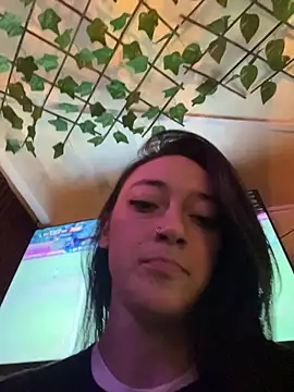 Lia  white online show from 12/04/25, 11:57