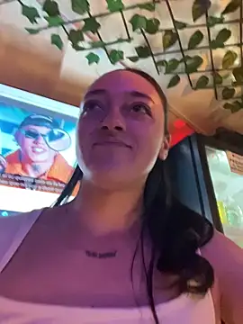 Lia  white online show from 12/14/25, 10:47