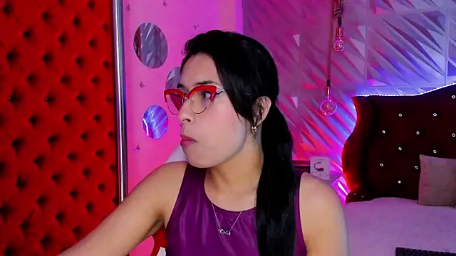 Roxanne Han online show from 04/20/26, 12:08