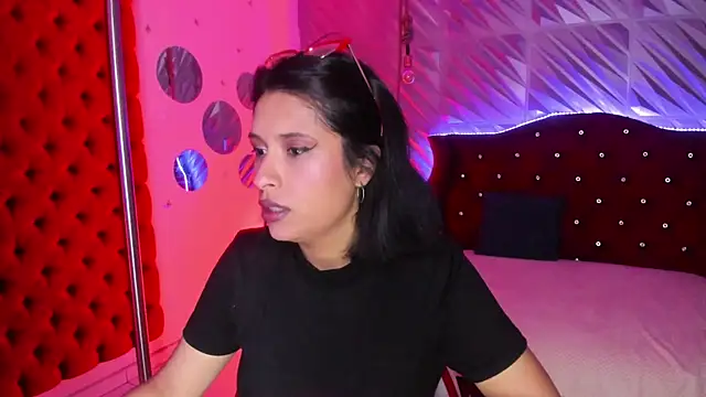 Roxanne Han online show from 07/27/26, 12:12