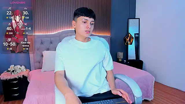 Maxii18  online show from 11/01/25, 06:54