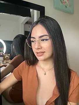 IslaCole online show from 11/04/25, 09:47