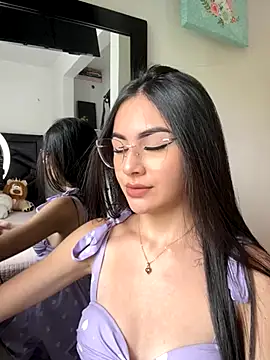 IslaCole online show from 11/07/25, 08:09