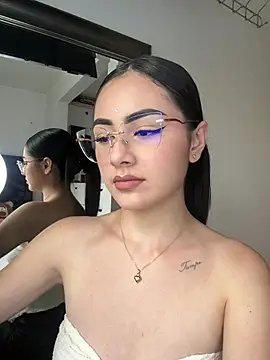 IslaCole online show from 02/12/26, 09:54