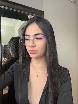 IslaCole online show from 02/19/26, 10:39