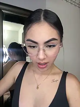 IslaCole online show from 03/10/26, 11:10