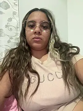 sofia montclair online show from 11/18/25, 08:24