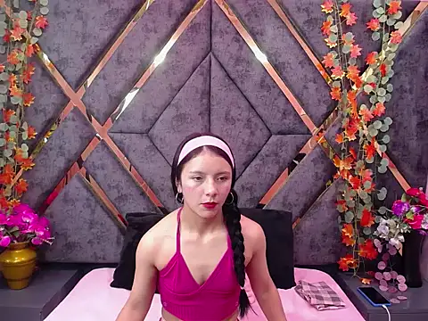 JulietaDiamond online show from 11/24/25, 07:35