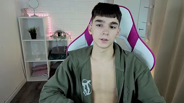 YamiTwink online show from 11/20/25, 11:21