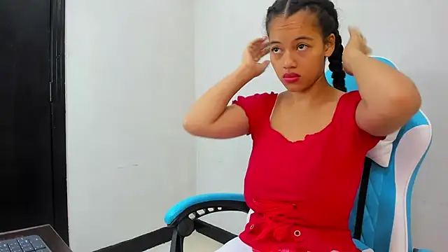 agata18  online show from 11/12/25, 12:38