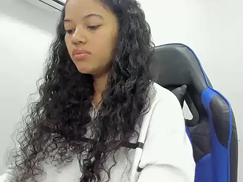 agata18  online show from 01/15/26, 12:32