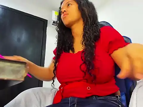 agata18  online show from 04/18/26, 12:31