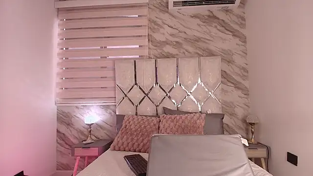 ellisrossi online show from 11/13/25, 07:24