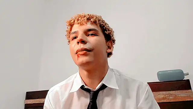 Snapshot of Daark_Eros chatting on 10/27/25, 11:09 Daark Eros online show from 10/27/25, 11:09