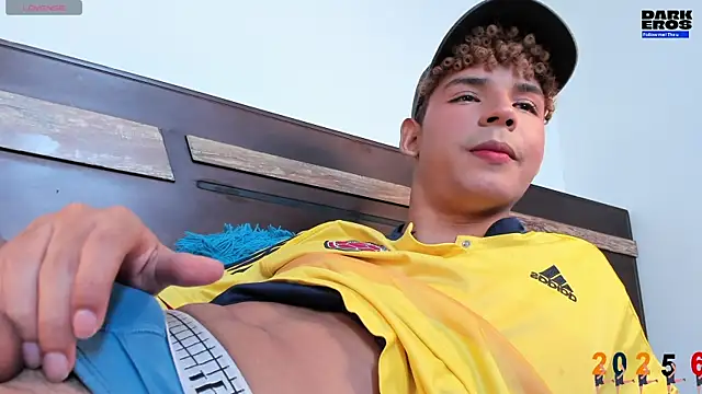 Snapshot of Daark_Eros chatting on 01/13/26, 07:52 Daark Eros online show from 01/13/26, 07:52