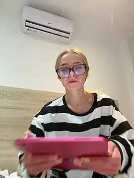 Snapshot of Lilbratofficial chatting on 05/03/26, 05:19 Lilbratofficial online show from 05/03/26, 05:19