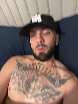 Snapshot of Jamall27 chatting on 02/04/26, 01:06 Jamall27 online show from 02/04/26, 01:06