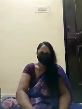 Snapshot of tamilammu1431 chatting on 10/25/25, 09:06 tamilammu1431 online show from 10/25/25, 09:06