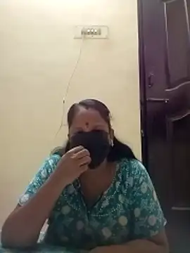 Snapshot of tamilammu1431 chatting on 10/27/25, 01:09 tamilammu1431 online show from 10/27/25, 01:09