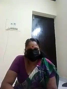 Snapshot of tamilammu1431 chatting on 10/29/25, 01:46 tamilammu1431 online show from 10/29/25, 01:46