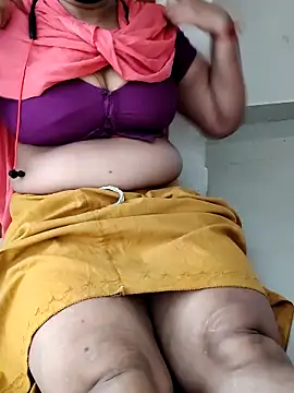 Snapshot of tamilammu1431 chatting on 05/13/26, 03:59 tamilammu1431 online show from 05/13/26, 03:59