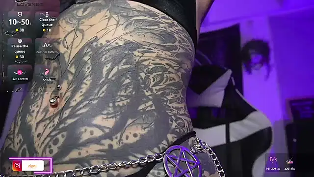 Dalia Vorhees online show from 11/14/25, 01:15