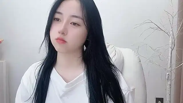 Love-hanzaizai718 online show from 11/07/25, 02:17