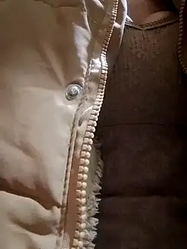 Snapshot of TRIEUTRIEU20 chatting on 11/28/25, 01:08 TRIEUTRIEU20 online show from 11/28/25, 01:08