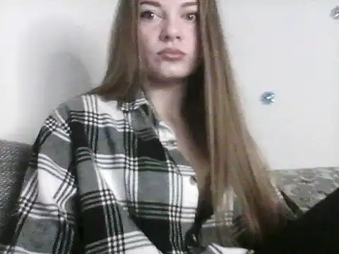 Snapshot of EllaMoonlight chatting on 11/06/25, 09:15 EllaMoonlight online show from 11/06/25, 09:15