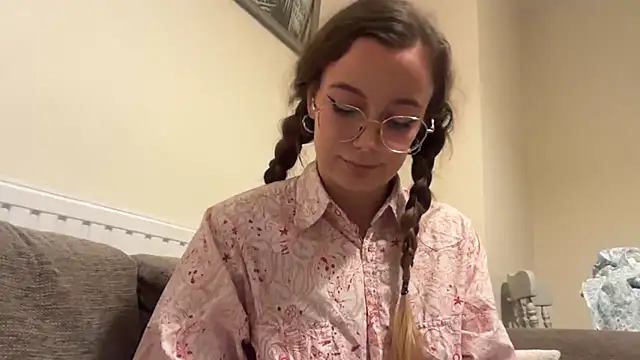 lolatheangel online show from 12/14/25, 07:51