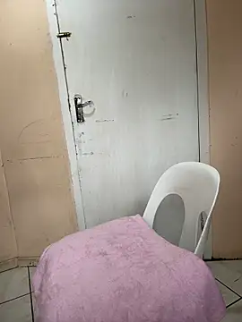 Nicole bash online show from 12/21/25, 07:48