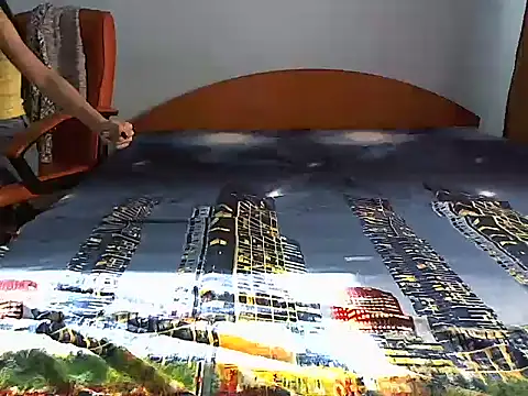 andreea713 online show from 10/31/25, 11:55