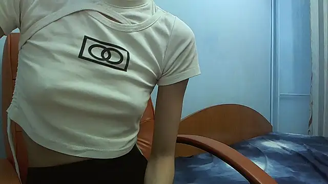 andreea713 online show from 11/14/25, 05:33