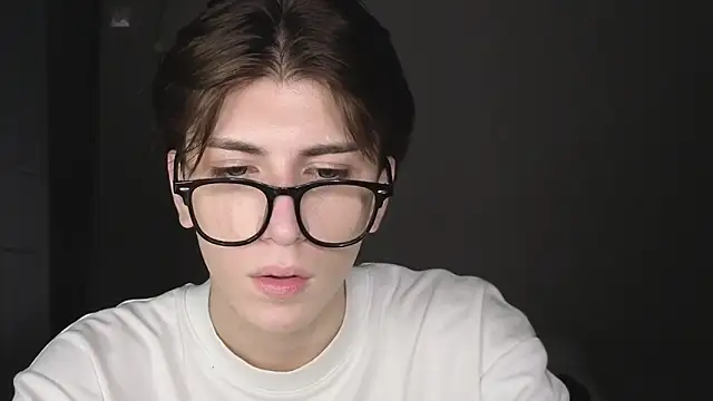 Oliver star boy  online show from 10/26/25, 08:37