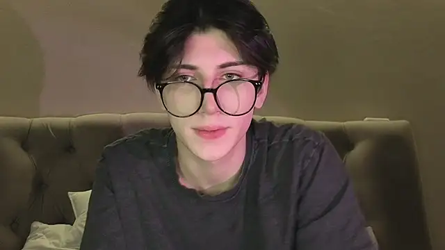 Oliver star boy  online show from 02/12/26, 07:31