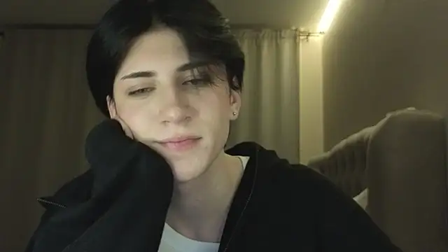 Oliver star boy  online show from 03/15/26, 08:37