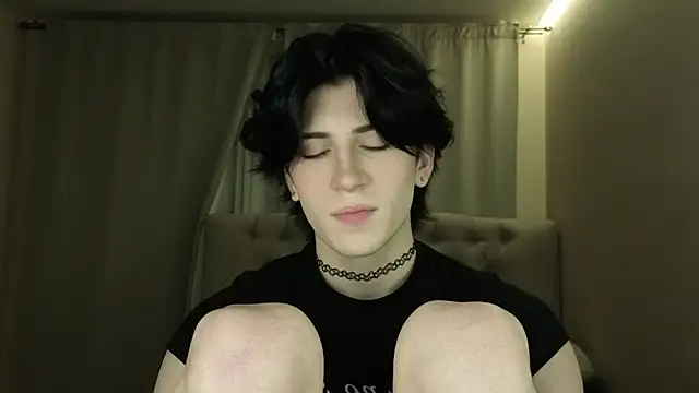 Oliver star boy  online show from 04/18/26, 07:07